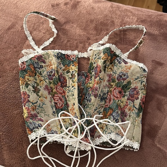 Corset - Picture 3 of 3